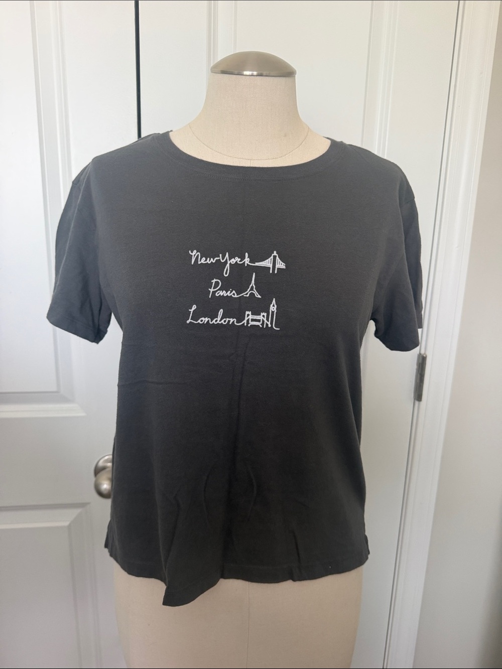 Abercrombie & Fitch Black Short Sleeve Tee with White City Script